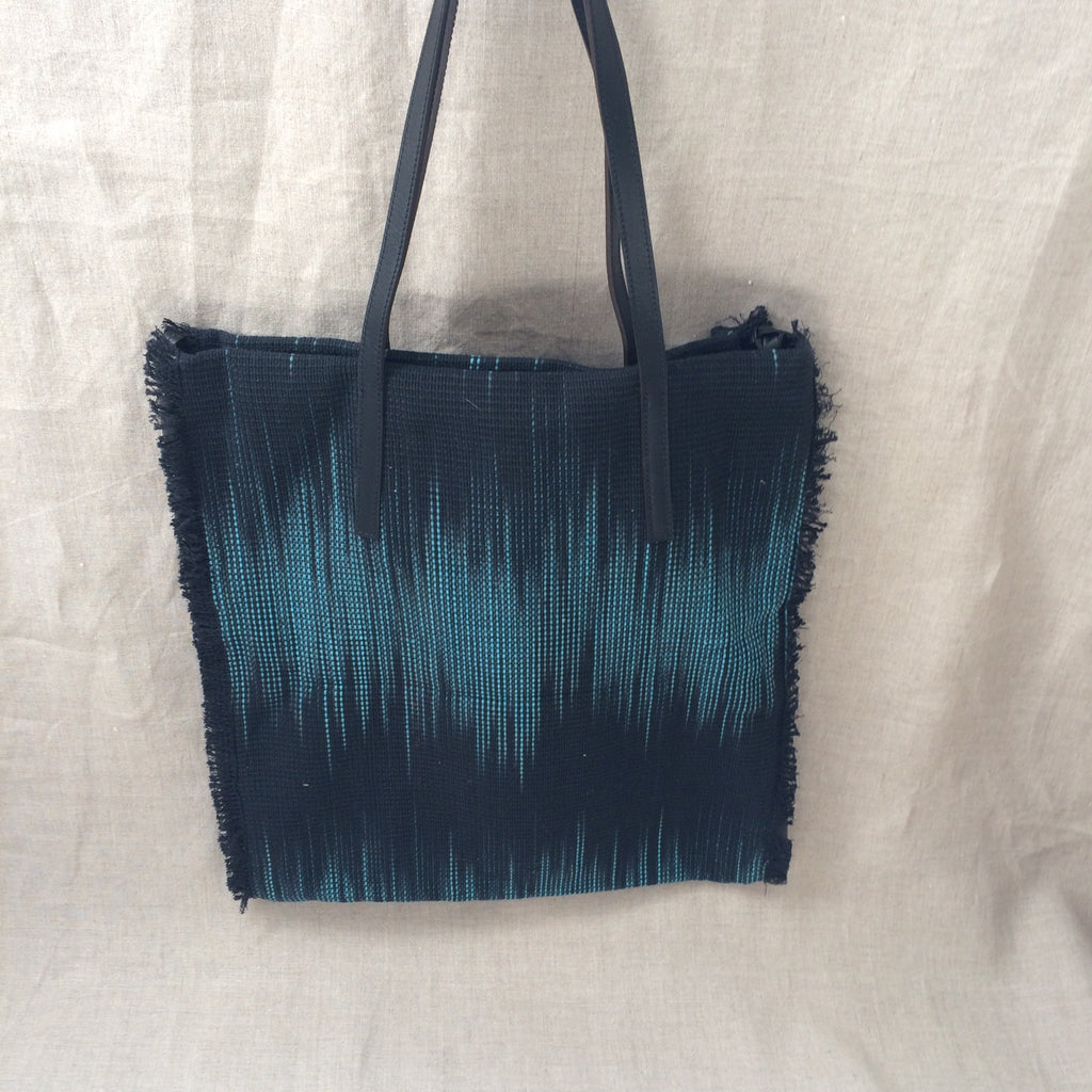 HANDBAG BLACK AND BLUE WEAVING TOTE/SAC TISSE